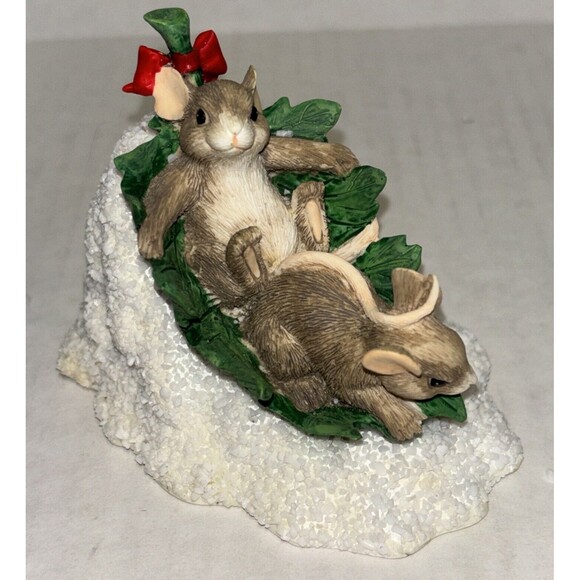 Charming Tails Silvestri Mice Sledding on a Leaf Figurine Dean Griff Rare Item - Picture 3 of 12